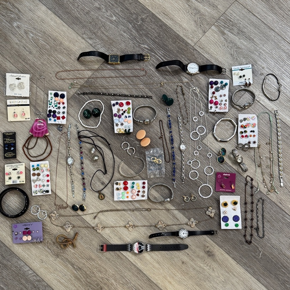 Lot#16 Assorted Vintage&New 56 Piece Jewelry Lot Black,Silver, Gold, Pink, Blue